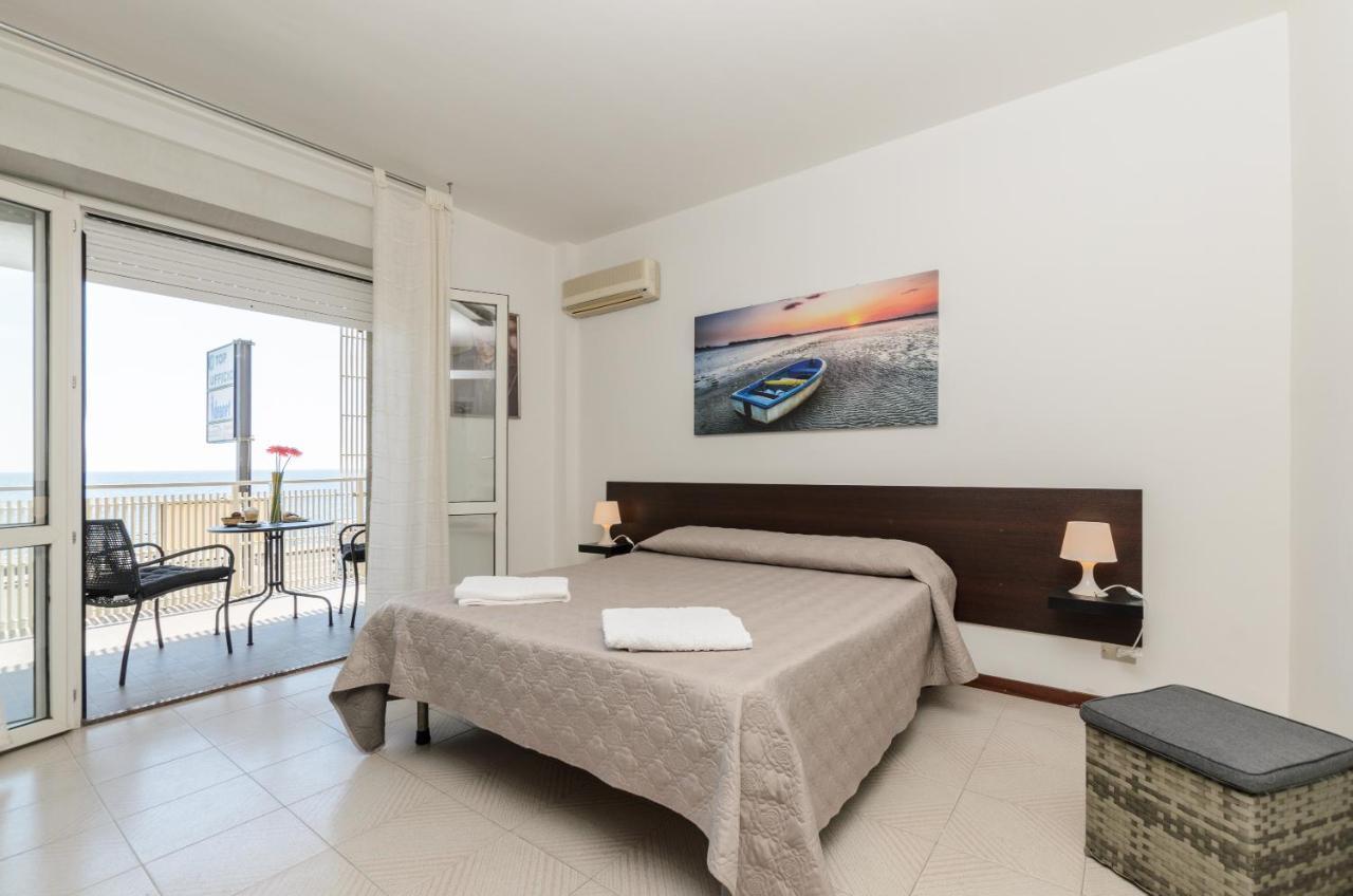 Marina D'Agro Residence Санта-Тереза-ди-Рива Экстерьер фото