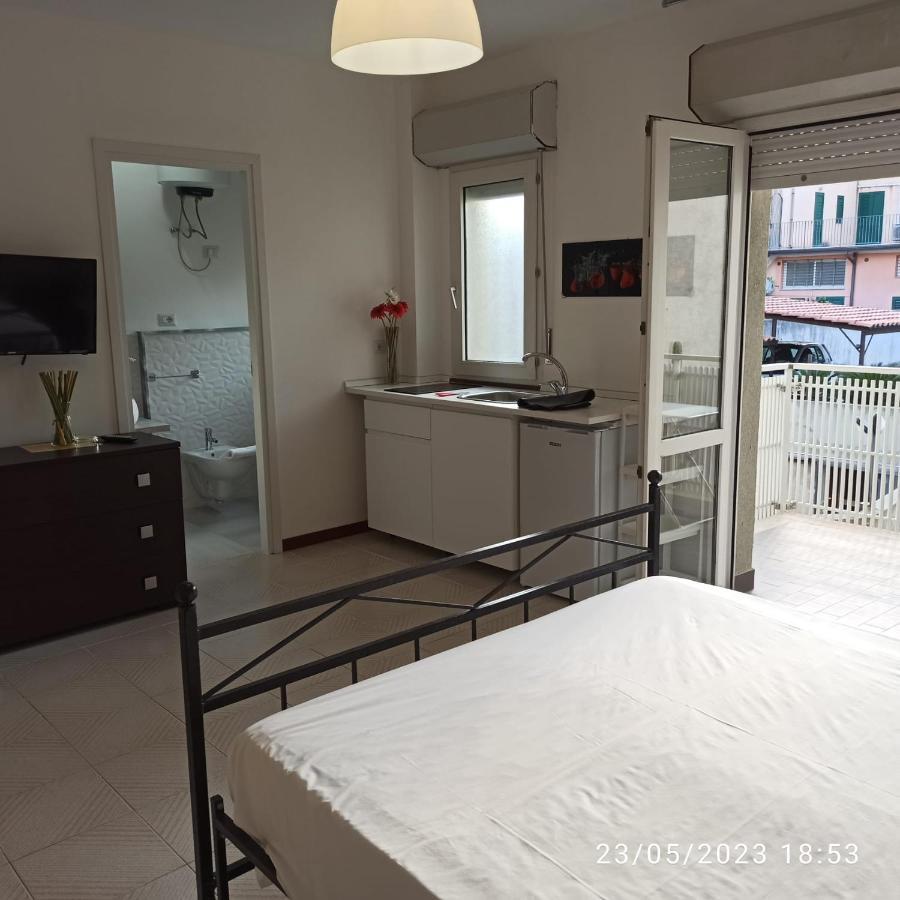 Marina D'Agro Residence Санта-Тереза-ди-Рива Экстерьер фото